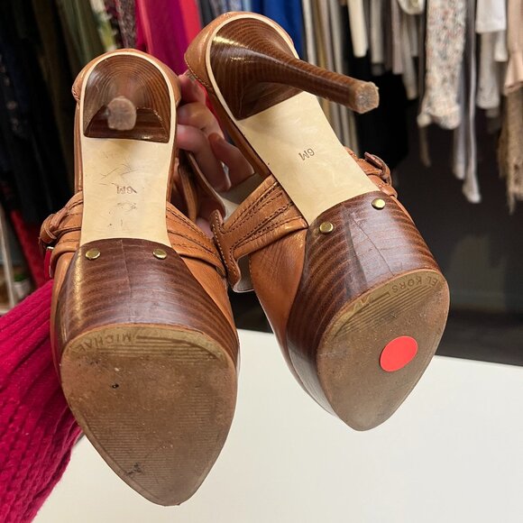 Michael Kors Toni Platform Pumps in Tan Leather - Picture 5 of 5